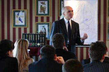 Paderni prezentuje v oblasti managementu a řízení lidských zdrojů