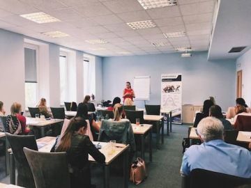 Lucie Spáčilová přednáší na téma Jak efektivně vybírat zaměstnance