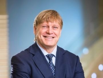 Mårten Runow, zakladatel Performia International