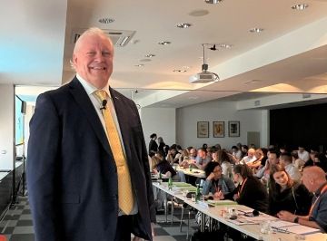 Část Performia týmu a zakladatel Performia International Marten Runow